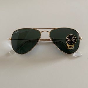 Ray-Ban aviator sunglasses small- NEVER WORN. Comes with case.